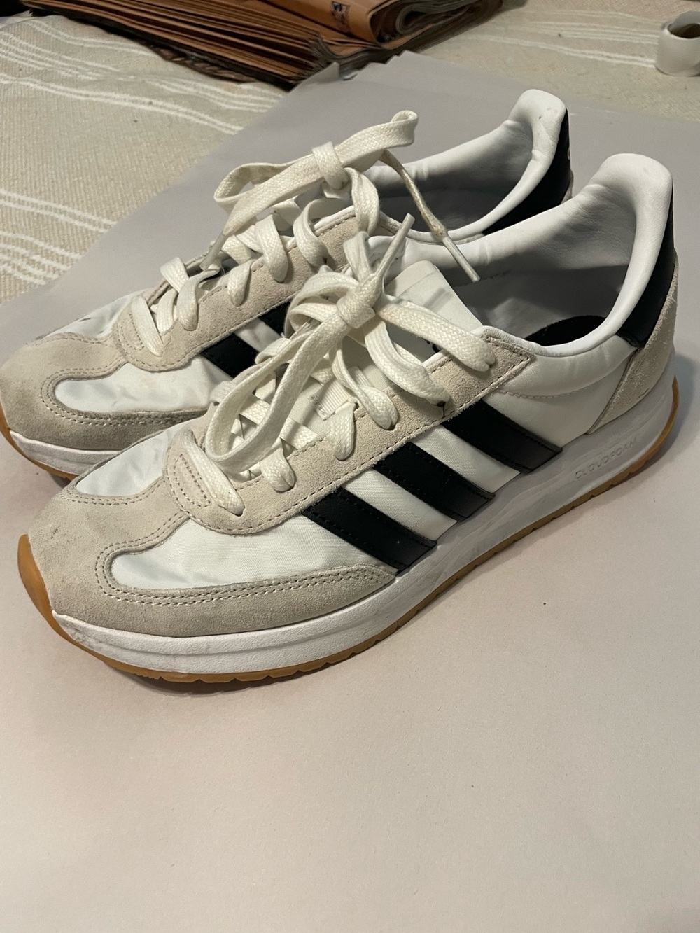 adidas Cloudfoam White Black Gum Sole Sneakers Women’s 7.5 Retro Sport - Picture 1 of 8